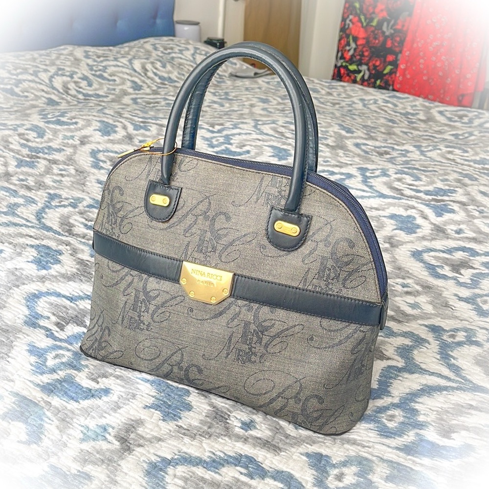 💕Super Stylish Nina Ricci Logo Blue & Grey Paris Handbag💕
